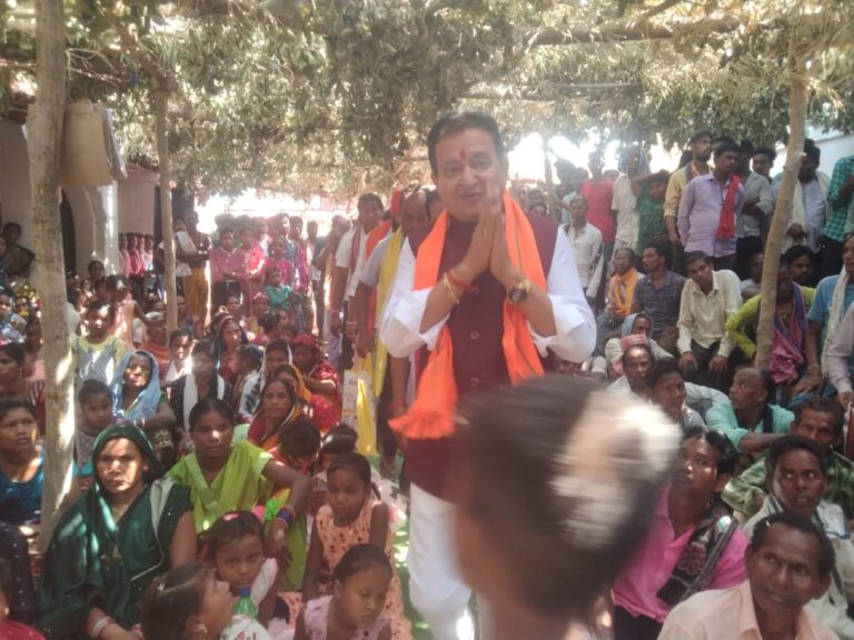 अष्टप्रहरी नामयज्ञ संकिर्तन में शामिल हुए भाजपा नेता डॉ.सम्पत अग्रवाल