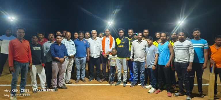 बसना- क्रिश्चन स्पोर्ट्स क्लब नरसिंगपुर जगदीशपुर के तत्वधान में रात्रिकालीन क्रिकेट प्रतियोगिता के उद्घाटन समारोह में मुख्य अतिथि के रूप में शामिल हुए बेटी बचाओ बेटी पढाओ के प्रदेश सदस्य डॉक्टर एन.के. अग्रवाल……