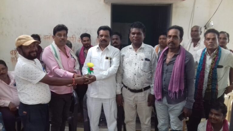 सरायपाली -/ आगामी विधानसभा चुनाव को लेकर लगातार 12 गांव के जनताओं से जनसम्पर्क