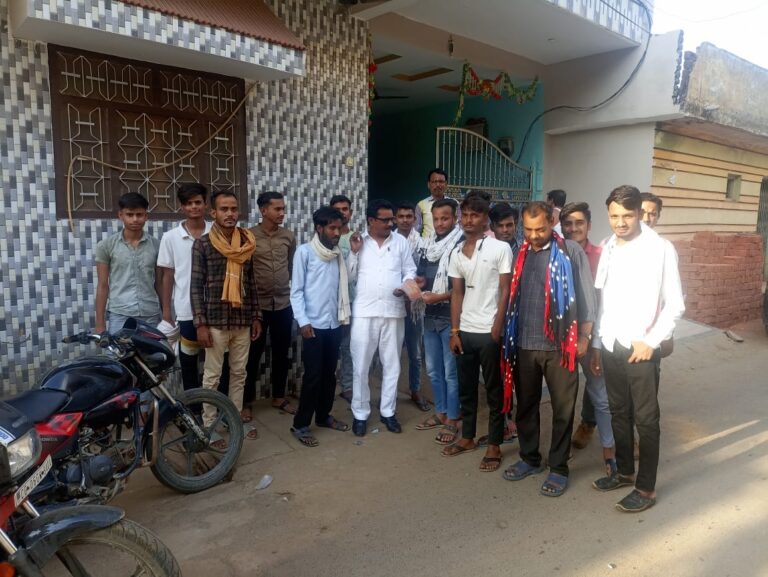 सरायपाली विधानसभा अंतर्गत अमरनाग का जनसंपर्क ग्राम कोयलारी डीह में युवाओ से भेंट मुलाकात