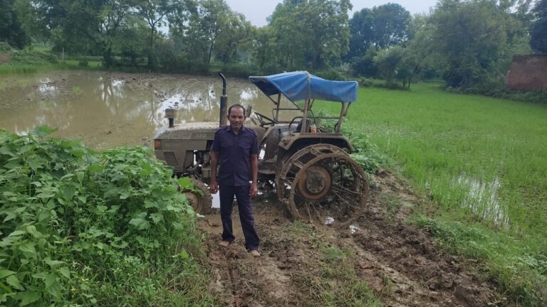 सरायपाली -/ डबल केजव्हील लगाकर ट्रैक्टर चलाने पर  कार्यवाही ट्रेक्टर जप्त सूचना पर एसडीएम ने की कार्यवाही