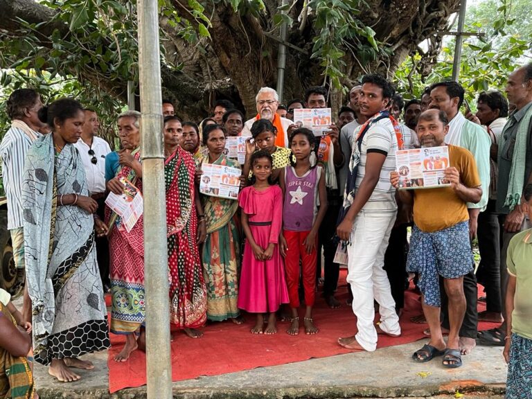 बसना –  लाभार्थी सम्मेलन शक्ति केंद्र रसोड़ा में आयोजित भाजपा के लाभार्थी सम्मेलन में शामिल हुए बेटी बचाओ बेटी पढाओ के प्रदेश सदस्य डॉक्टर एन के अग्रवाल।