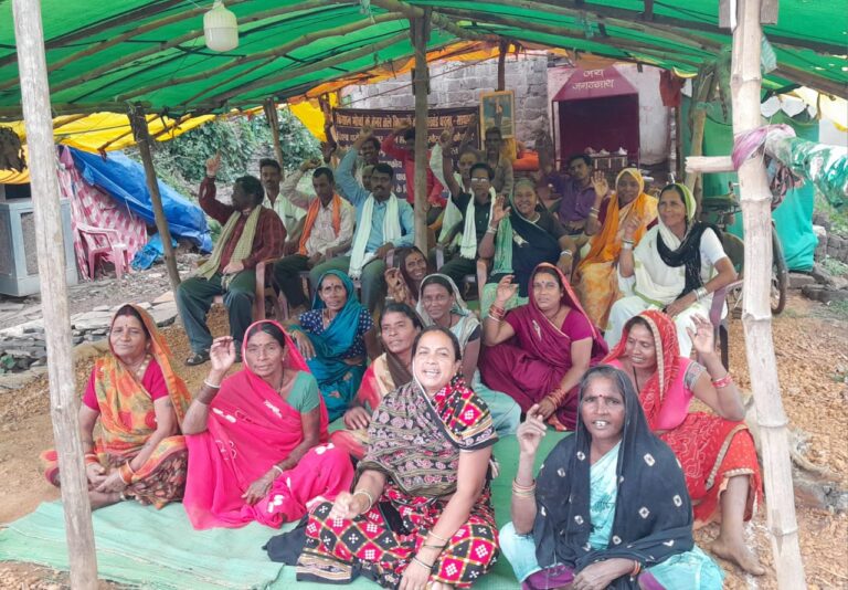 महासमुंद – / 541 हो चुके किसान सत्याग्रह लेकिन नही हो रहा है समाधान विश्व धरोहर सिरपुर बचाने सत्याग्रह ।