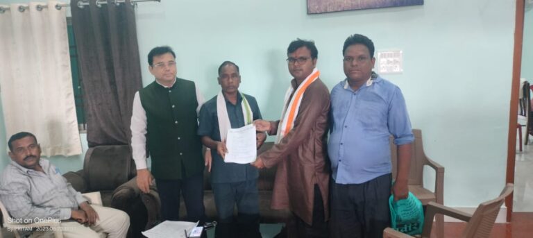 सरायपाली -/ दावेदारी में अब काँग्रेस से एक और युवा नेता का नाम दोनों ब्लॉक अध्यक्ष के समक्ष की दावेदारी , छत्तीसगढ़ में अब कांग्रेस से सितंबर में पहली सूची जारी होने की संभावना बताया जा रहा है ।