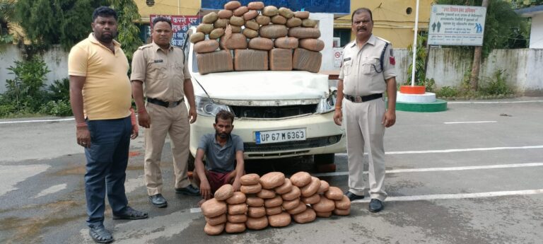महासमुन्द -/ बरगढ़ तरफ से कई चेक पोस्ट के बेरियरों को तोड़ कर भाग निकला लेकिन अंततः इस थाना और सायबर सेल द्वारा पकड़ा लिया गया