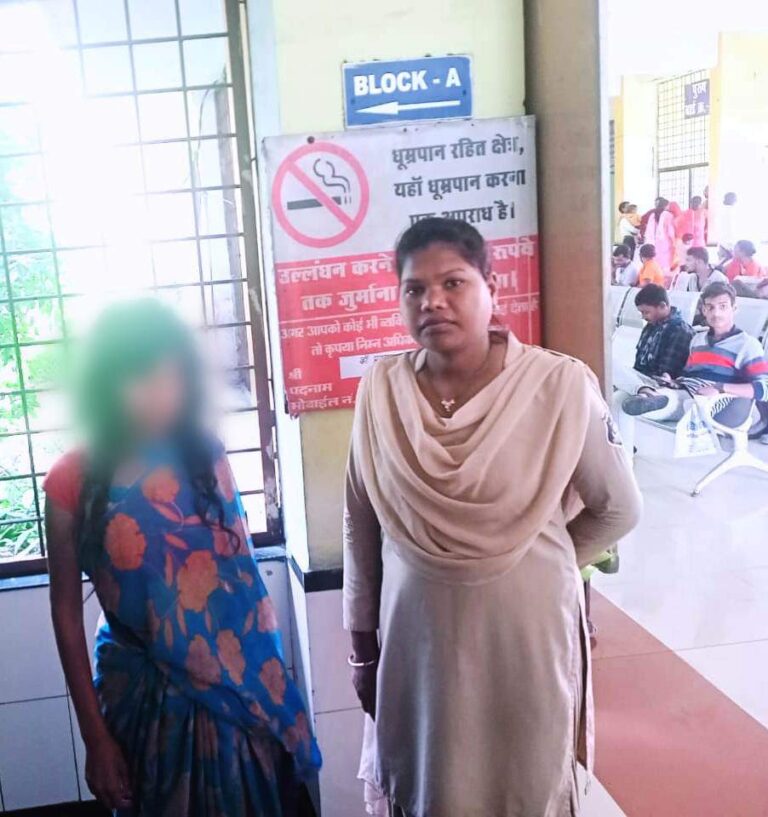 रायगढ़ : पुलिस कर्मियों के मानवीय कार्य से समाज में पुलिस की छवि अच्छी बनती है   कई बार जिला पुलिस के अधिकारियों को ड्यूटी के साथ-साथ इन्सानियत के कार्य करते देखा गया है