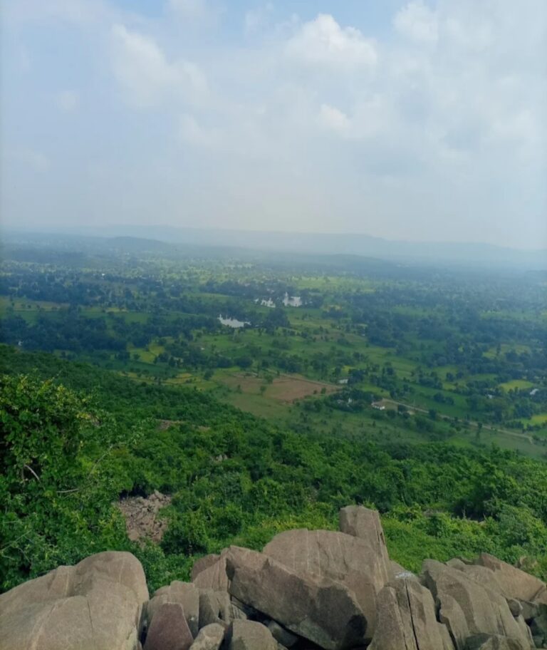 छत्तीसगढ़ -/ मामा भाचा मेला तो सब जानते है लेकिन क्या है इसके पीछे का कारण की मामा भाचा और मुनि पहाड़ पर्वत के रूप में परिवर्तित हो गए कुछ सालों तक प्रेमी जोड़ा भागने को लेकर भी यह स्थान मशहूर हुवा था ?