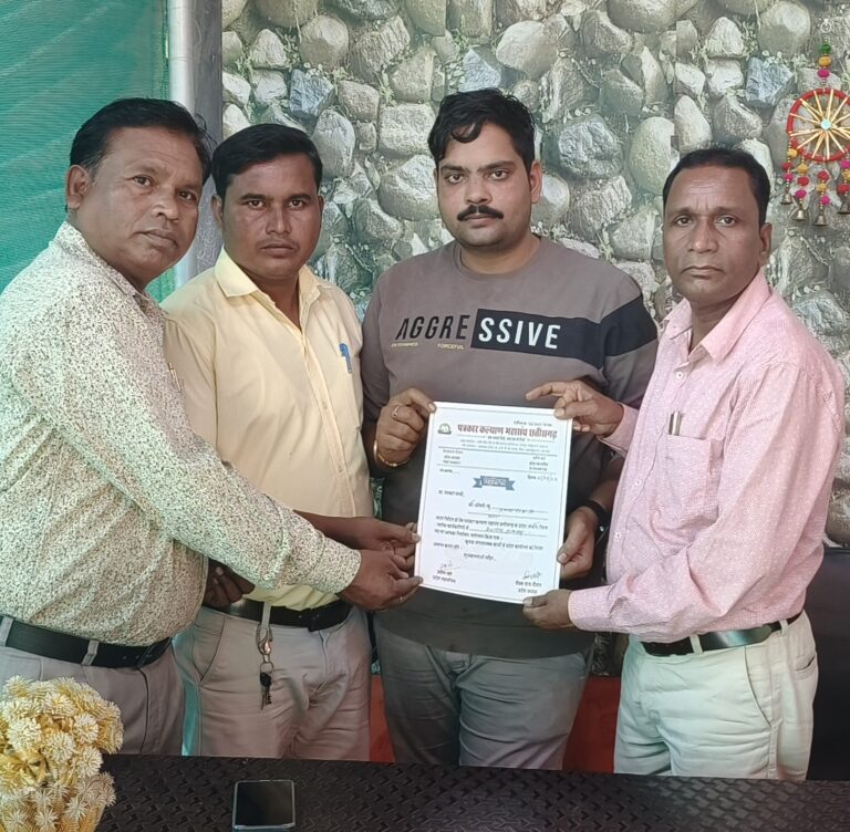 बसना –  पत्रकार कल्याण महासंघ छत्तीसगढ़ के रायपुर संभागीय उपाध्यक्ष बने प्रकाश पटेल और जयकुमार सारथी को जिला सचिव नियुक्त किया गया। बसना –  पत्रकार कल्याण महासंघ छत्तीसगढ़ के रायपुर संभागीय उपाध्यक्ष बने प्रकाश पटेल और जयकुमार सारथी को जिला सचिव नियुक्त किया गया।