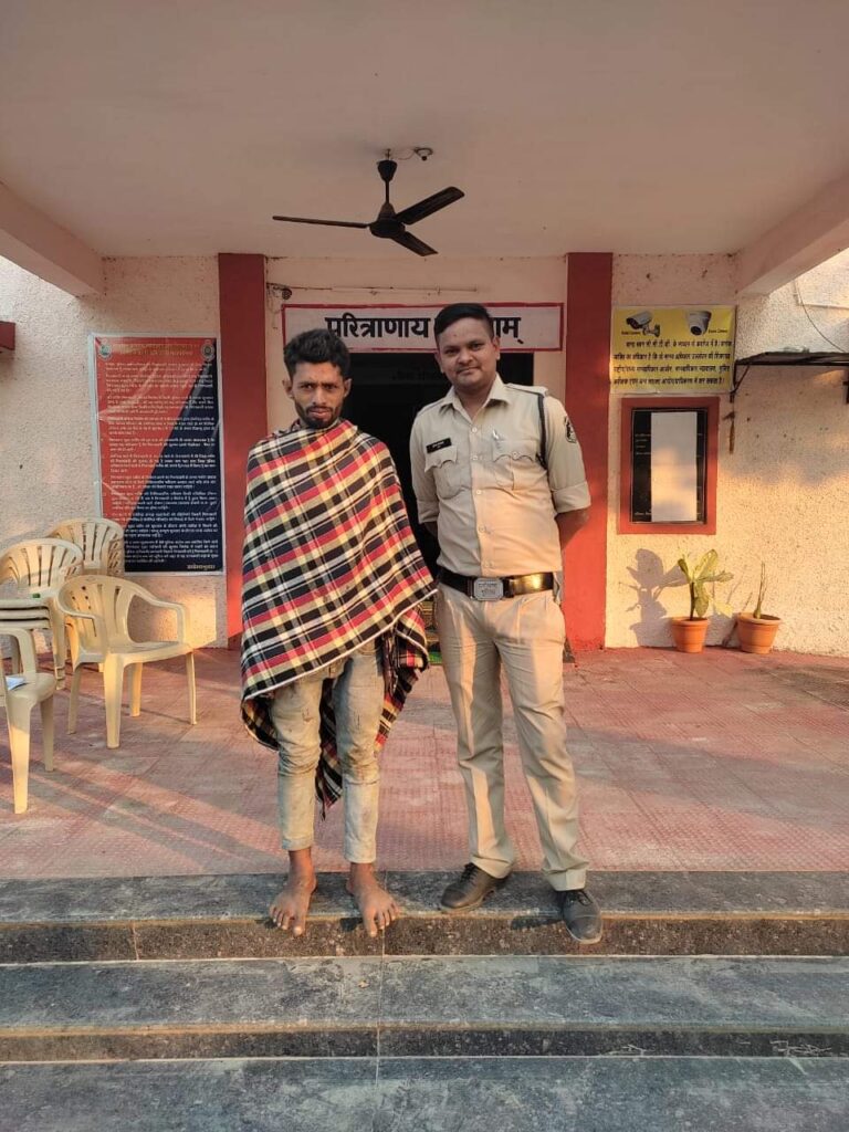 बागबाहरा : धारदार हथ‍ियार लेकर लोगो को डराने धमकाने वाला आरोपी गिरप्तार डायल 112 वाहन में तैनात पुलिस कर्मचारी एवं चालक के साथ गाली गलौच करने वाला आरोपी रंजन यादव को न्यायिक रिमाण्ड पर भेजा गया