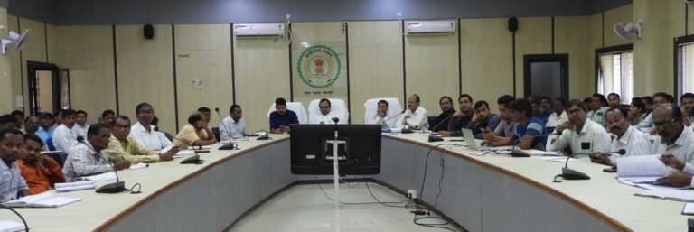 महासमुन्द: चुनाव के दौरान नगदी रकम और कितने के उपहार कितने ले जा सकेंगे क्या है नियम नही तो हो सकता है कार्यवाही 21 स्थानों पर लगाये जायेंगे चेक पोस्ट जिनमें से 10 अंतर्राज्यीय तथा 11 अंतरजिला सीमा पर तैनात रहेंगे