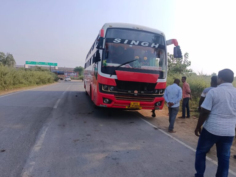 (बसना महासमुन्द )पिथौरा के दलाल सक्रिय पिरदा ,बसना,बम्हनी,सांकरा, से मजदूरों के पलायन का सिलसिला जारी है चुनाव में प्रत्याशियों पर प्रभाव पड़ सकता प्रभाव जंगल इलाके सहित कई गांव में पलायन करने वालों की संख्या लगभग सैकड़ो में रहती है दलाल सक्रिय ।