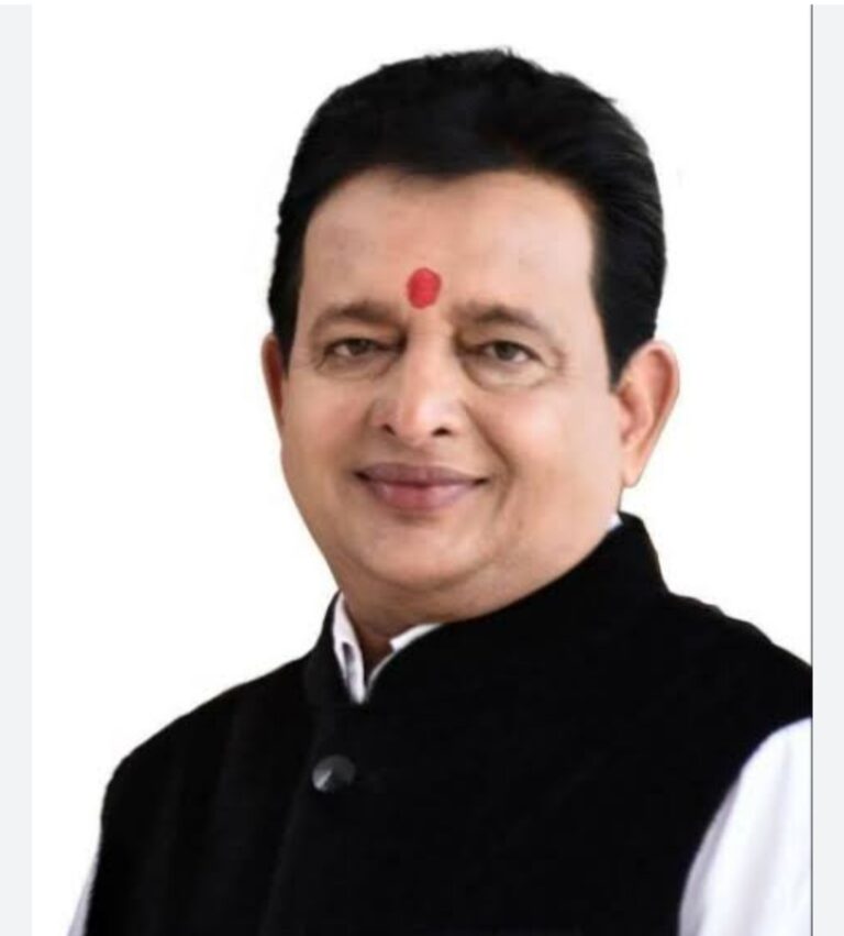 बसना : सराईपाली को दो दो विधायक मिल जाते थे जिसका फायदा सराईपाली के जनता को मिलता था डॉ.सम्पत को टिकट मिलने पर वर्षो से अनाथ रहा बसना को मिल रह अपना विधायक —अमित सिन्हा ।