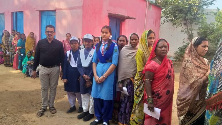 महासमुन्द के चारो विधानसभा में जो लोग वोट नही किए है उनका आंकड़ा इतना लाख है कि हर विधानसभा में पार्टियों का जीत हार का तख्ता ही पलट सकती है ।