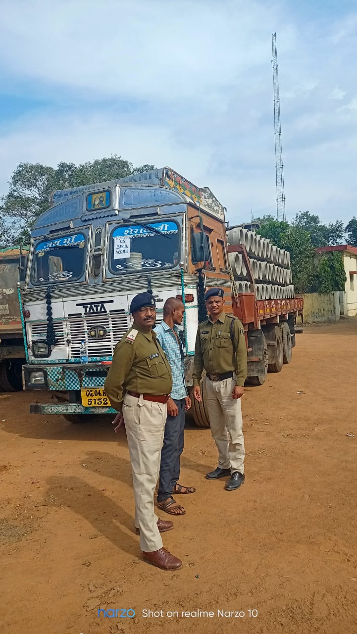 महासमुन्द : चोरी का 12 चक्का ट्रक और उसमें लदे पाइप सहित आरोपी पकडे गए जो ट्रक को माल सहित उड़िसा में ले जाकर बेचने के फिराक में थे चोर ने ऐसे दिया था घटना को अंजाम ।