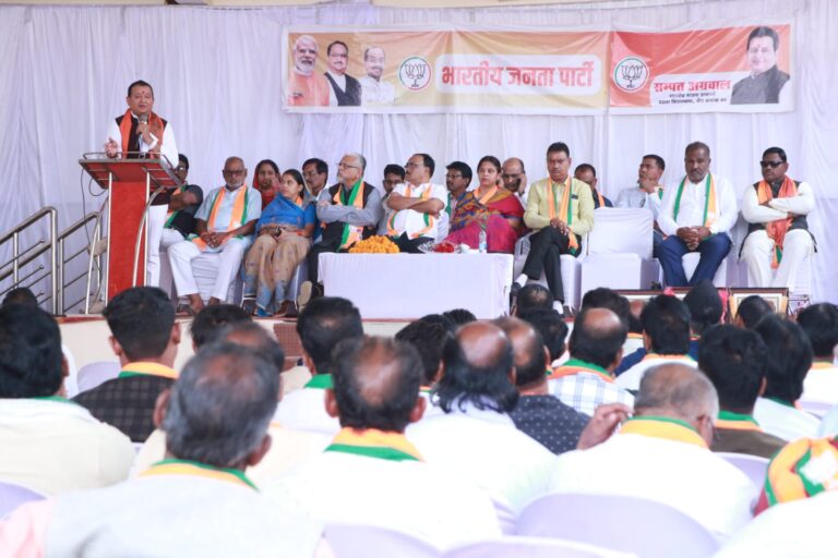 बसना :भाजपा की बैठक में विधानसभा चुनाव 2023 की कार्यों की हुई समीक्षा आने वाले लोकसभा चुनाव के लिए भी चर्चा ।