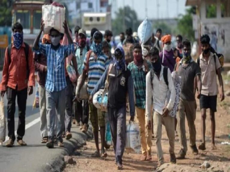 छत्तीसगढ़ : निजी तथा सार्वजनिक प्रतिष्ठानों / दुकानों, औद्योगिक व्यवसाय में कार्यरत संबंधितों के लिए मतदान दिवस के दिन अवकाश नहीं देने पर नियोक्ता पर दण्डात्मक कार्रवाई भी की जा सकती है।