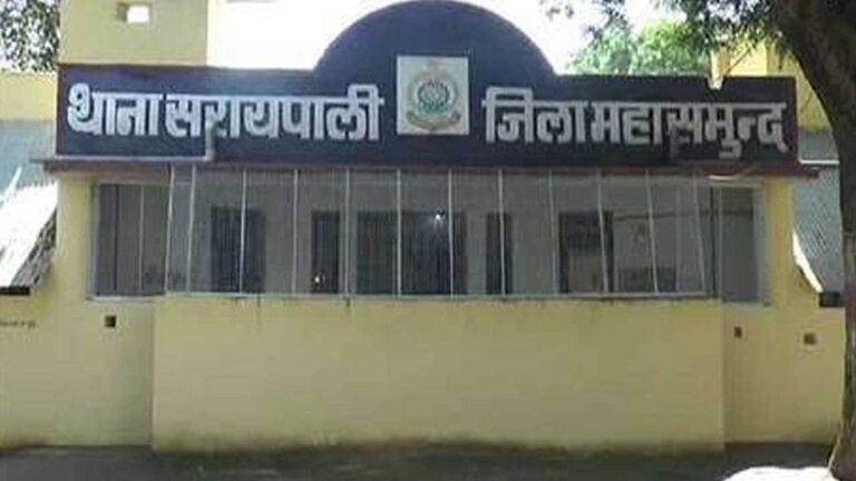 सरायपाली/महासमुंद सैलून में शुरू हुआ विवाद, घर तक पहुंची खूनी धमकी — धारदार हथियार लेकर टूटा आरोपी!