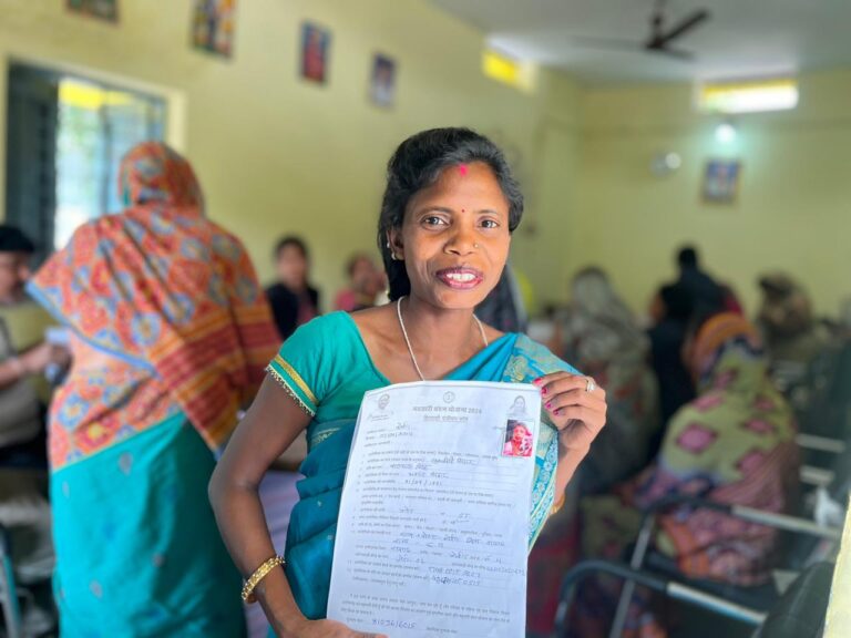 रायपुर : महतारी वंदन योजना को लेकर महिलाओं में काफी उत्साह : अब तक 62 लाख से अधिक महिलाओं ने भरा आवेदन