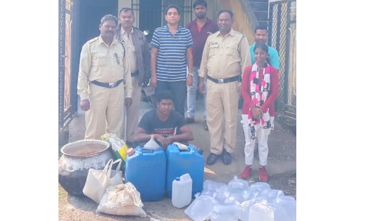 महासमुंद : आबकारी वृत्त सरायपाली की बड़ी कार्यवाही, भारी मात्रा में महुआ शराब जप्त