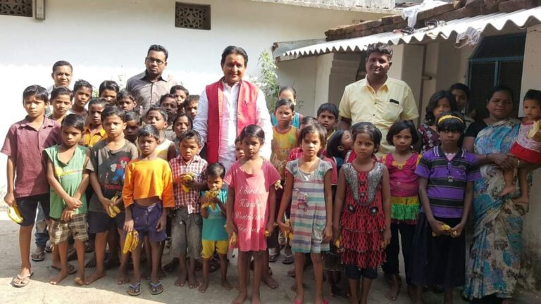 महासमुन्द / क्या जगदीशपुर अनाथ आश्रम नियम शर्तो पर चल रहा है सालों से अनाथ आश्रम में लाये जा रहे बच्चों और दान क्या होता होगा क्या सरकार के निगरानी में है यह अनाथ आश्रम ।