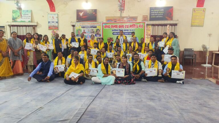 सरायपाली :- काव्य कलश युवा रत्न सम्मान से सम्मानित हुए कवि सुंदर लाल डडसेना मधुर