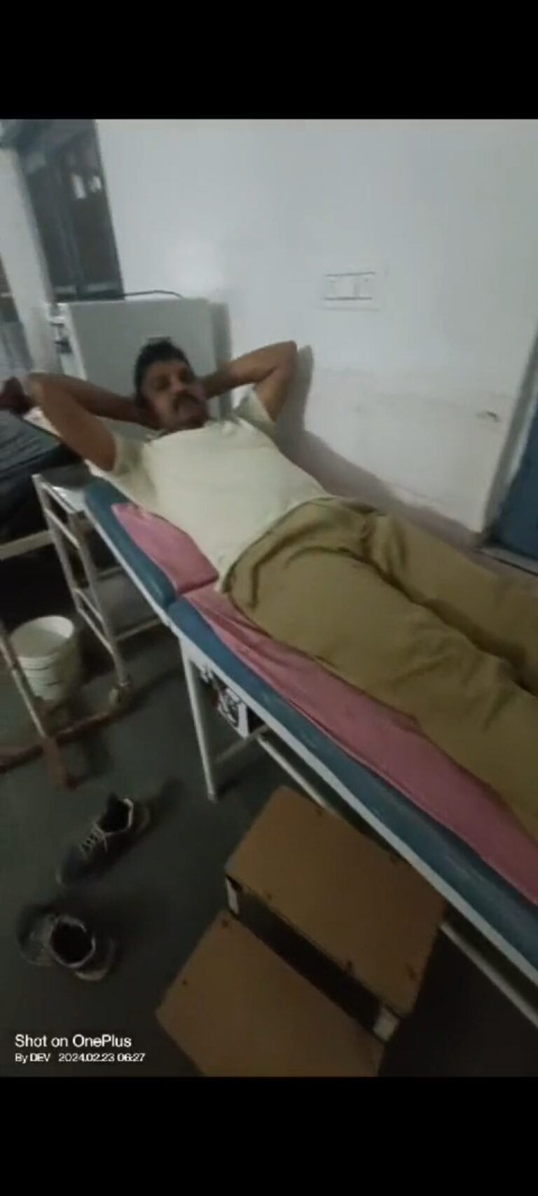 पिथौरा -: पुलिस कर्मचारी ने भाग कर बचाई अपनी जान गर्मी के मौसम आते ही………..