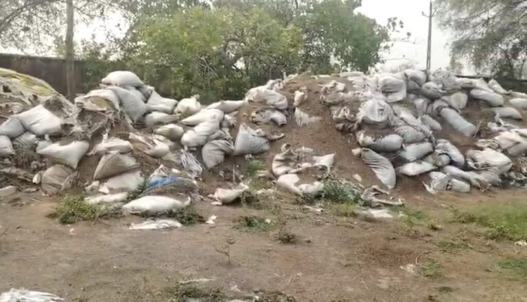 बसना -/ घोटाला मामले में 7 लोगों पर FIR दर्ज की खबर सुर्खियों मे है ?