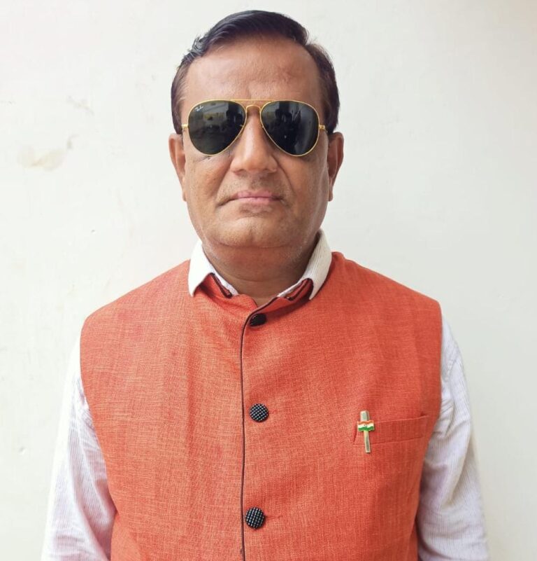 सरायपाली -: संजय शर्मा के भाजपा जिलाध्यक्ष बनने पर बधाई देने वालों का लगा तांता श्रीमती रूपकुमारी चौधरी को महासमुंद लोकसभा प्रत्याशी बनाए जाने के बाद भाजपा जिला महामंत्री संजय शर्मा का महासमुंद जिलाध्यक्ष के पद पर ताजपोशी