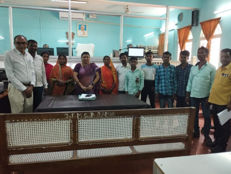 महासमुंद -: नेशनल लोक अदालत में आपसी सुलह एवं समझौते के आधार पर निपटाए गए पुराने प्रकरण