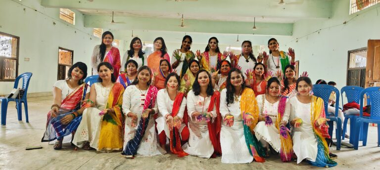 सरायपाली -:अघरिया महिला मंच सरायपाली के द्वारा मनाया गया होली मिलन समारोह