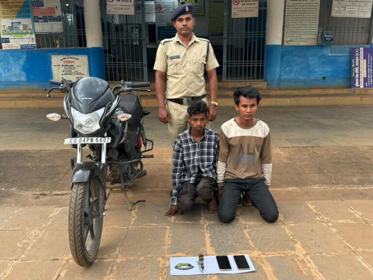 महासमुंद / भट्ठी में 3 बाईक सवार चाकू देखाकर लूटपाट को अंजाम देने वाले गैंग के आरोपियों को पुलिस ने गिरफ्तार कर लिया है