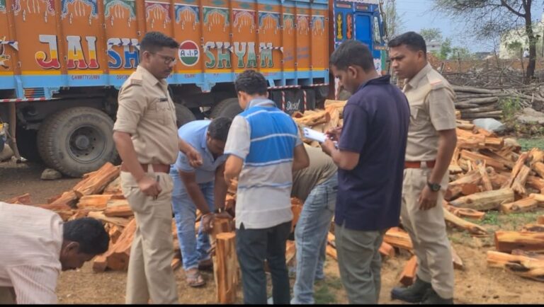 महासमुंद / किन गुणों की वजह से इन पेड़ों पर वन माफिया की नजर, छत्तीसगढ़ सरायपाली ओडिशा सीमा तेजी से सिमट रहा जंगल क्यों लगातार हो रहा है इस प्रजाती के पेड़ो का परिवहन इस बार फिर ट्रक सहित आरोपियों के खिलाप बड़ी कार्यवाही!