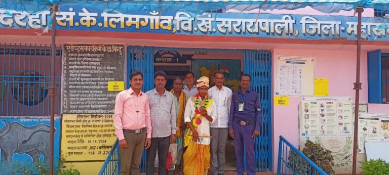 महासमुंद बसना सरायपाली के गांव मे दुल्हन तो कहीं दूल्हा वैवाहिक रस्म के बीच मतदान करने जैसे शादी जरूरी है वैसे मतदान भी जरूरी – टिकेश्वरी