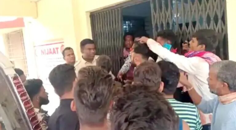 राजधानी रायपुर में बदमाश को छुड़ाने थाने पहुंची भीड़, पुलिस को दी देख लेने की धमकी, जमकर हुआ हंगामा