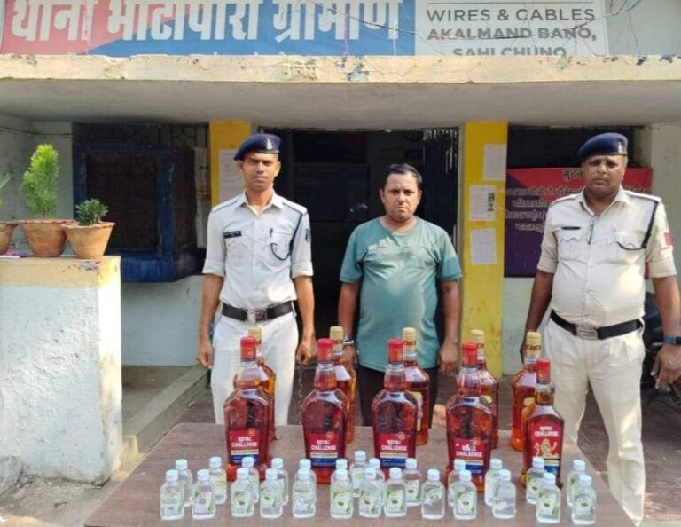 बलौदाबाजार / सिध्दबाबा नहर पुलिया पास भाटापारा में अवैध रूप से शराब रखकर ब्रिकी हेतु ले जाने वाले शराब कोचिया को किया गया गिरफ्तार