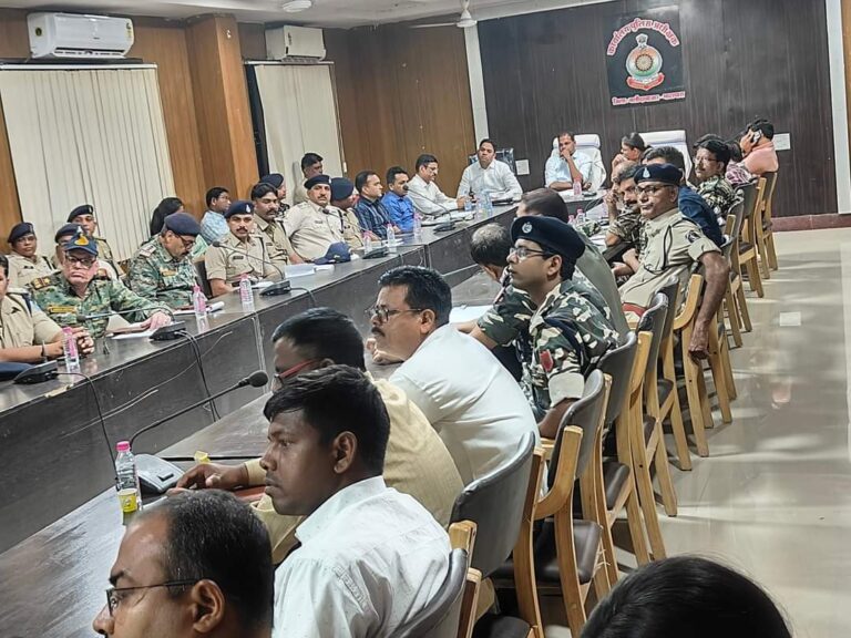 बलौदा बाजार / लोकसभा चुनाव शांतिपूर्वक निष्पादन हेतु जिला बलौदाबाजार-भाटापारा पुलिस, राजस्व एवं केंद्रीय बलों के मध्य आयोजित किया गया समन्वय बैठक