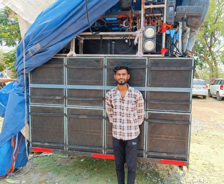 बलौदाबाजार-भाटापारा / रात मे गार्डन चौंक बलौदाबाजार में तेज आवाज में साउंड सिस्टम एवं लाइटिंग लगाकर ध्वनि प्रदूषण करने वाले  के विरूद्ध कार्यवाही