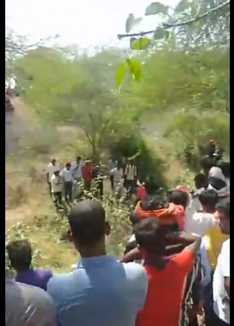 महासमुंद / जोंक नदी तट पर बनी कब्र से खोदकर लाश निकाला गया 3 लोगो से की जा रही है पूछताज़!