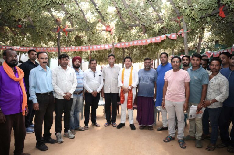 ओडिशा / बरगढ़ लोकसभा एवं पदमपुर विधानसभा में चुनाव प्रचार बसना विधायक डॉ.सम्पत अग्रवाल ओडिशा में किये चुनावी जनसंपर्क!