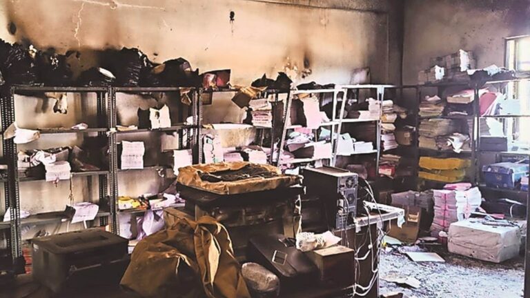 बलौदाबाजार हिंसा के बाद हटाए गए कलेक्टर, एसपी, आठ एफआइआर दर्ज, 83 उपद्रवी गिरफ्तार