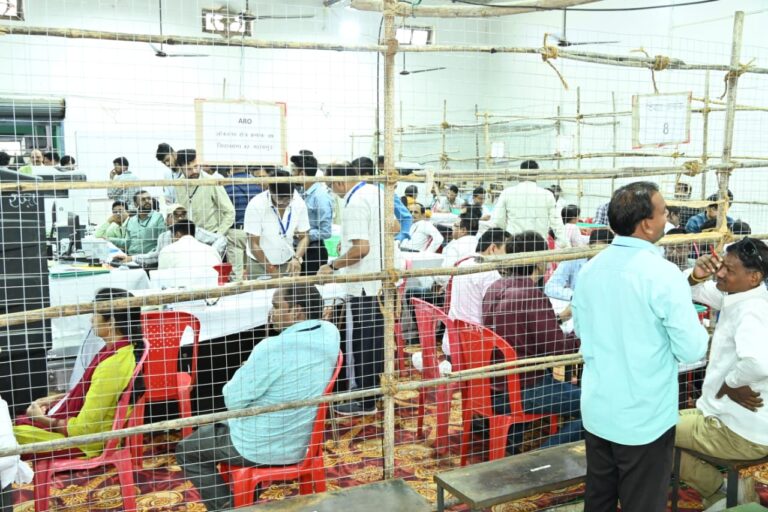 छत्तीसगढ़ के इस सीट कांटे की टककर इतने सीटों का परिणाम घोषित एक सीट कांग्रेस के हातो जाते साफ दिखाई दें रहा है