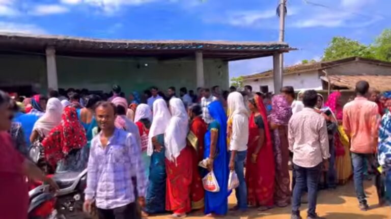 बसना / 5 महीने मे स्वस्थ बच्चे का दावा,विज्ञान ,क्या मेडिकल साइंस मे ऐसा संभव है,लग रही है निशांतानो की हजारों की संख्या मे भीड़,! एक संस्था ने फर्जी बताकर शिकायत कर दिया है?