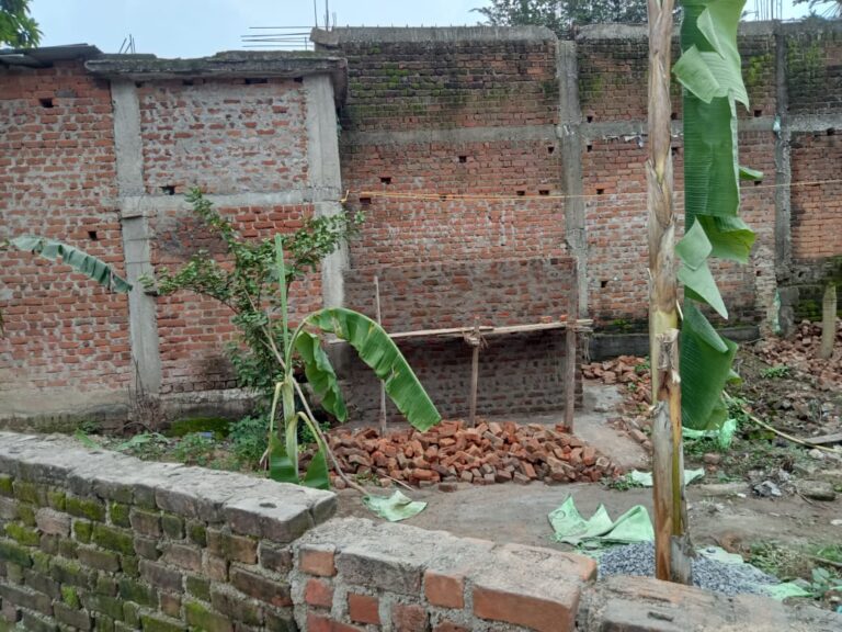 महासमुंद पिथौरा/ कोर्ट के आदेश का उड़ रहा जगदीशपुर मे धज्जिया आम लोगो की क्या ही सुनते होंगे ये लोग,कब मिलेगा गरीबो को इंसाफ क्या जबरन और धौंस दिखाकर………