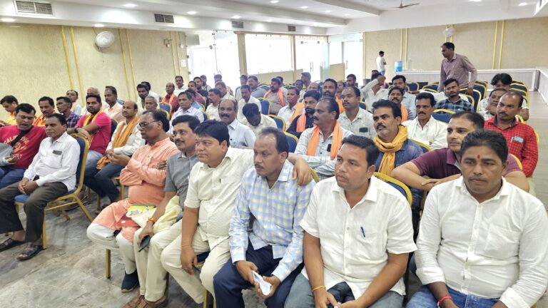 सरायपाली / भाजपा संभागीय प्रभारी जगन्नाथ पाणिग्रही ने सदस्यता अभियान को लेकर शक्ति केंद्र प्रभारियों की बैठक ली।