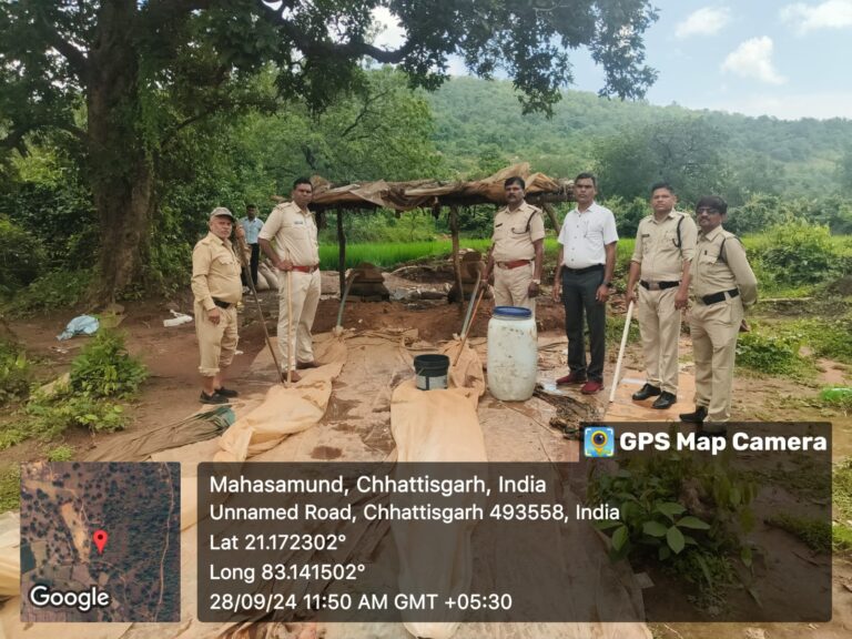 सरायपाली / परसापाली के जंगल में संभागीय उड़नदस्ता रायपुर तथा राजस्व विभाग की संयुक्त टीम के साथ  दबिश देते हुए तलाशी कार्यवाही की गयी