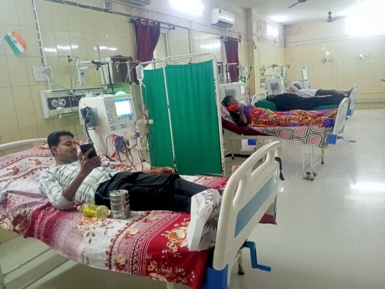 महासमुंद,/ सफलता की कहानी जिले के किडनी मरीजों को निःशुल्क डायलिसिस से मिल रहा राहत