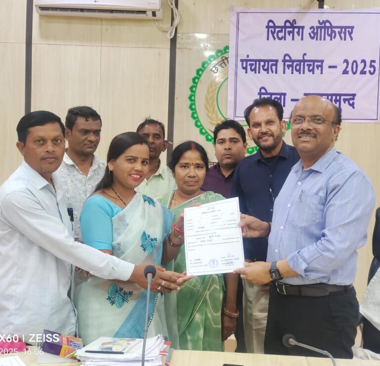 जिला पंचायत के नवनिर्वाचित सदस्यों को मिला प्रमाण पत्र