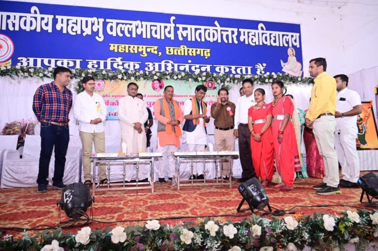 विधायक श्री योगेश्वर राजू सिन्हा ने फाइलेरिया उन्मूलन हेतु सामूहिक दवा सेवन कार्यक्रम का किया शुभारंभ