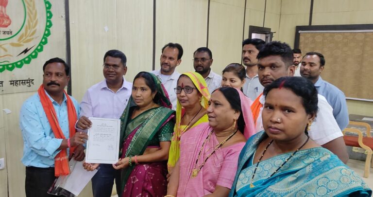 महासमुंद श्रीमती मोंगरा किशन लाल पटेल अध्यक्ष एवं श्री भीखम सिंह ठाकुर उपाध्यक्ष निर्वाचित हुए