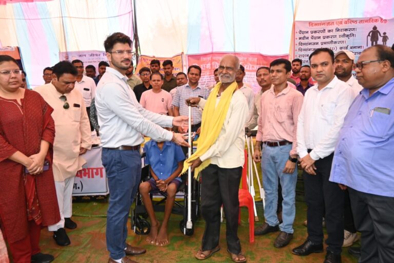 बलौदाबाजार : जनसमस्या निवारण शिविर में हुआ आमजनों की समस्या एवं शिकायतों का समाधान,मिले 186 आवेदन 136 का किया गया तत्काल निराकरण